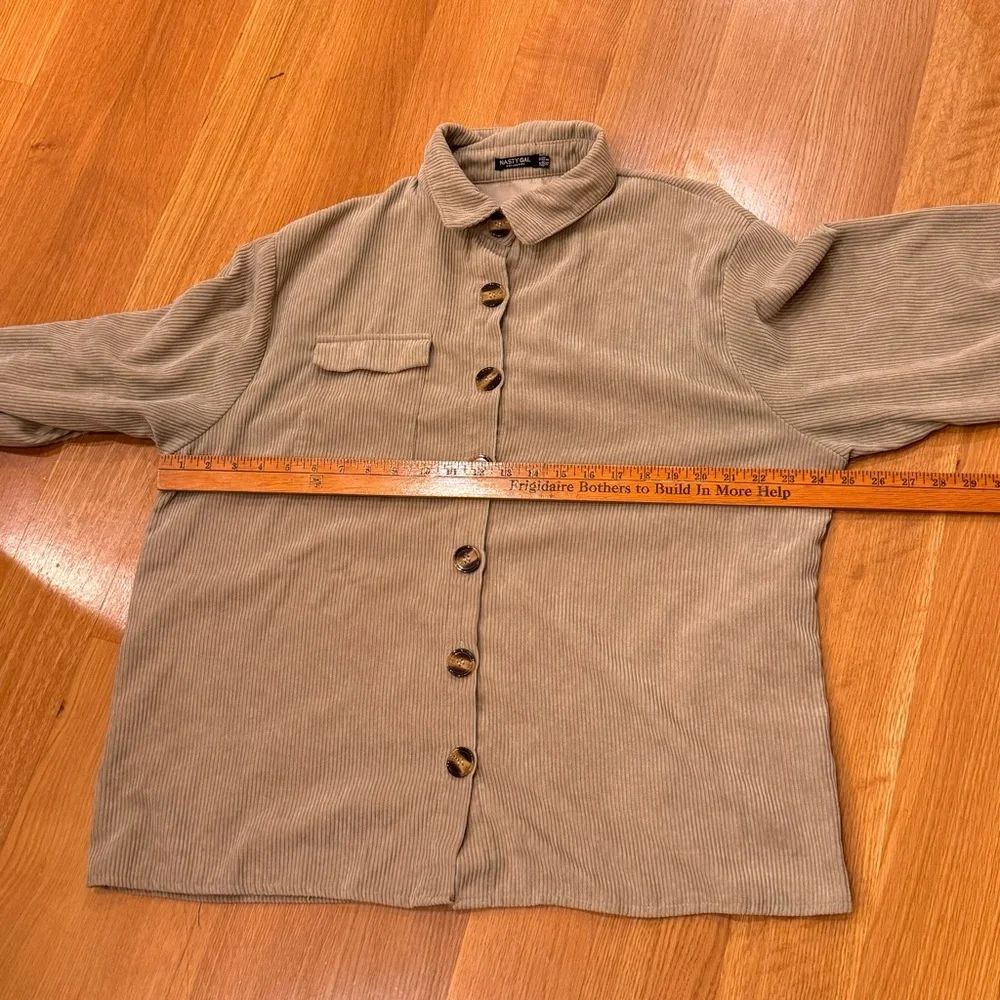 Nasty Gal Taupe Corduroy Button Down Shirt Size 8 Oversized l, Casual, Grunge - Picture 8 of 9